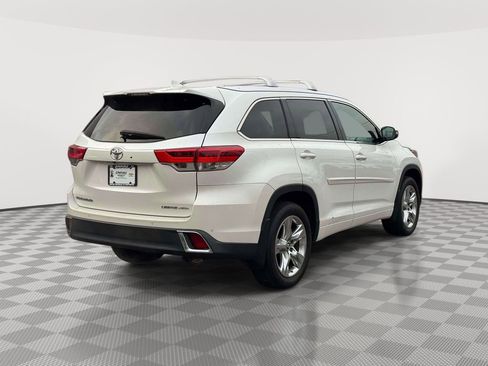 Used 2017 Toyota Highlander Limited AWD/4WD image 7