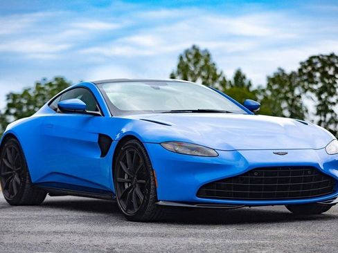 Used 2021 Aston Martin V8 Vantage Coupe RWD image 3