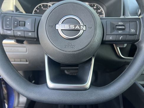 Used 2023 Nissan Rogue S AWD/4WD image 8