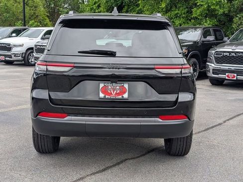 New 2026 Jeep Grand Cherokee Altitude RWD image 6