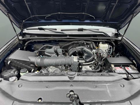 Used 2014 Toyota 4Runner SR5 RWD image 22