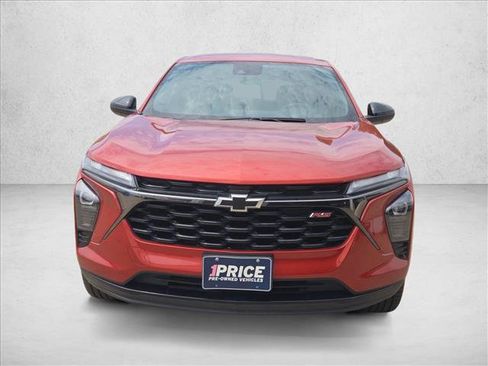 Used 2024 Chevrolet Trax RS w/ Driver Confidence Package FWD image 2