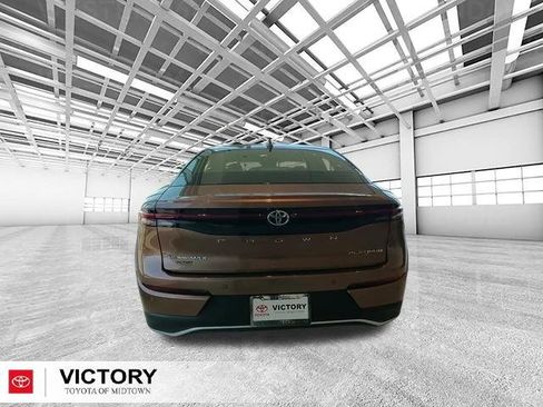 New 2026 Toyota Crown Platinum image 4