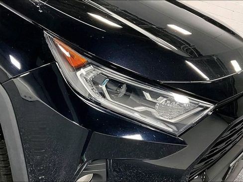 Used 2021 Toyota RAV4 XLE w/ Convenience Package image 28