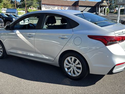 Used 2022 Hyundai Accent SE FWD image 21