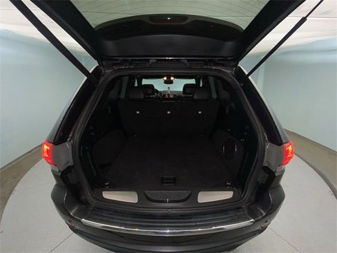 Used 2018 Jeep Grand Cherokee Limited w/ Luxury Group II image 24