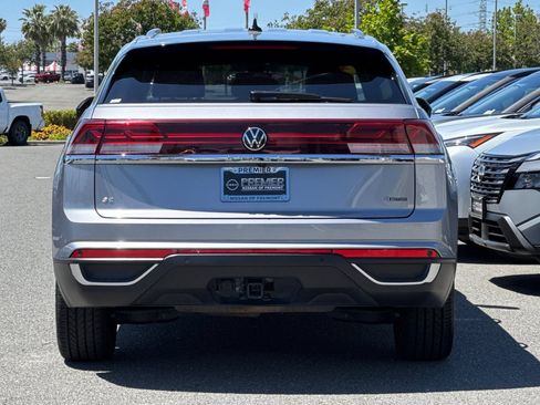 Used 2024 Volkswagen Atlas Cross Sport SE AWD/4WD image 5