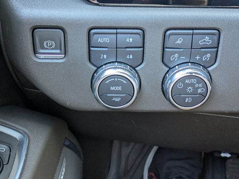 Used 2023 GMC Sierra 1500 SLT w/ SLT Premium Package AWD/4WD image 27