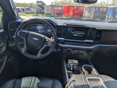 Used 2022 Chevrolet Silverado 1500 High Country w/ High Country Premium Package image 18