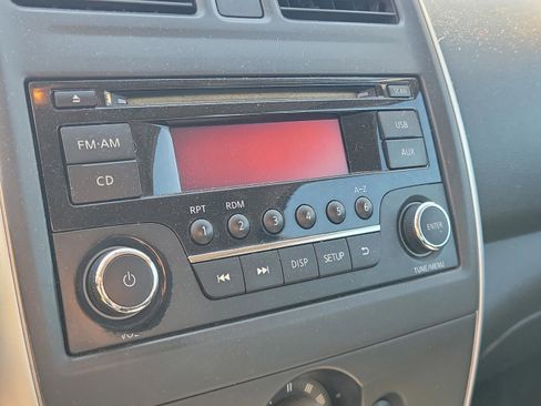 Used 2015 Nissan Versa SV image 26