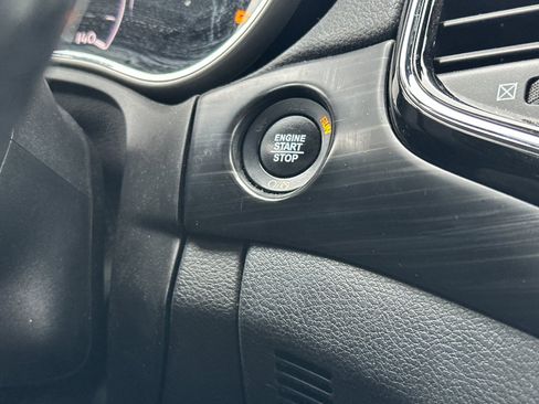 Used 2020 Jeep Grand Cherokee Laredo w/ 18" Wheel & 8.4" Radio Group image 23