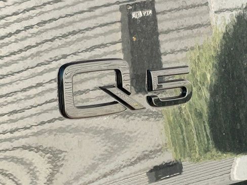 Used 2024 Audi Q5 2.0T Premium image 12