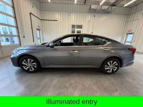 Used 2023 Nissan Altima 2.5 S image 11