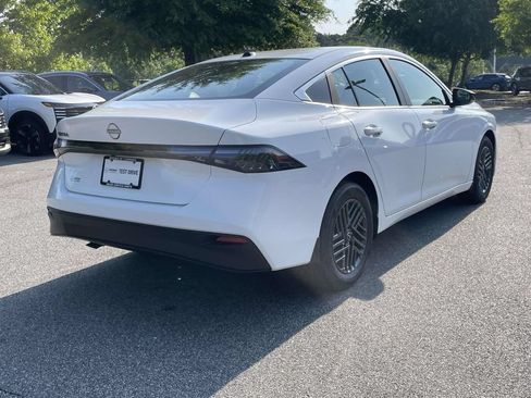 New 2026 Nissan Sentra SV w/ SV Convenience Package FWD image 6