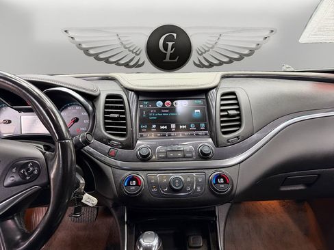 Used 2017 Chevrolet Impala LT w/ Convenience Package image 11