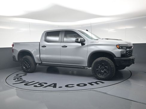 Used 2025 Chevrolet Silverado 1500 ZR2 w/ ZR2 Bison Edition AWD/4WD image 2