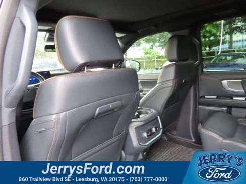 Used 2025 Ford Expedition Tremor AWD/4WD image 30