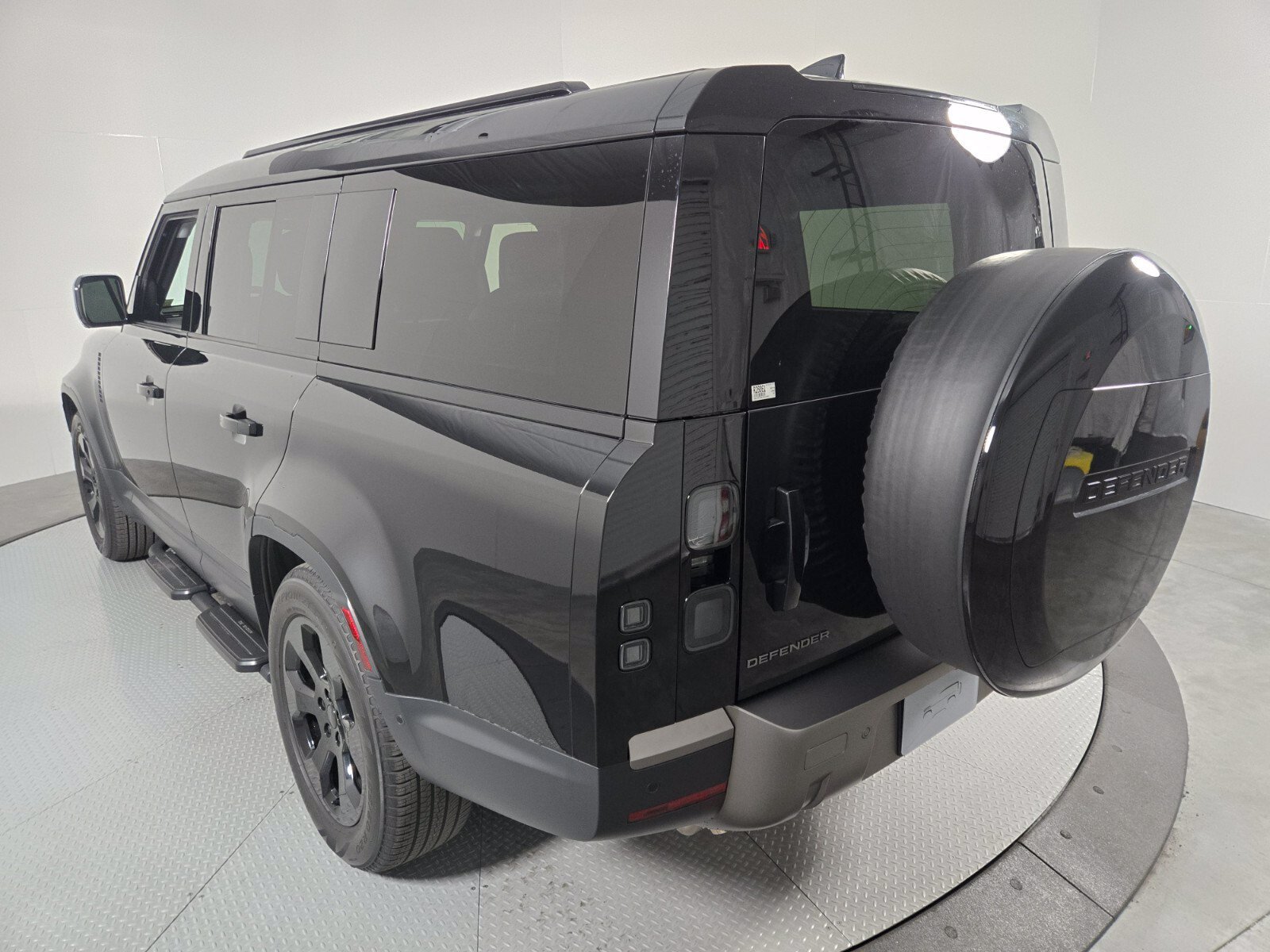 Used 2026 Land Rover Defender 130 S AWD/4WD image 17