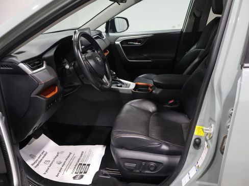 Used 2019 Toyota RAV4 Adventure image 10