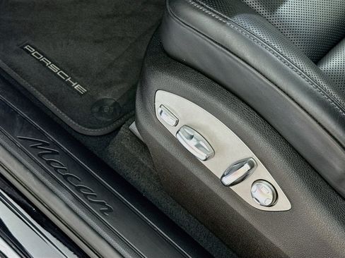 Certified 2026 Porsche Macan AWD/4WD image 24