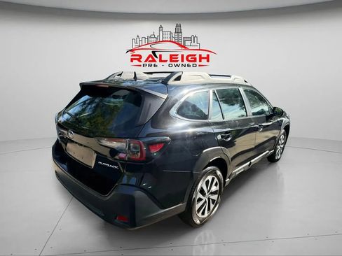 Used 2023 Subaru Outback Wagon 4D image 4