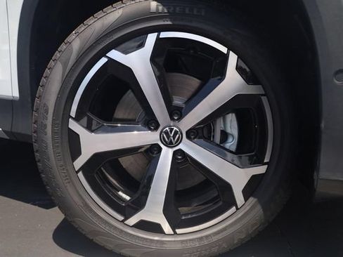 New 2026 Volkswagen Tiguan SE AWD/4WD image 2