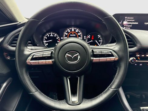 Used 2023 MAZDA MAZDA3 s FWD image 19