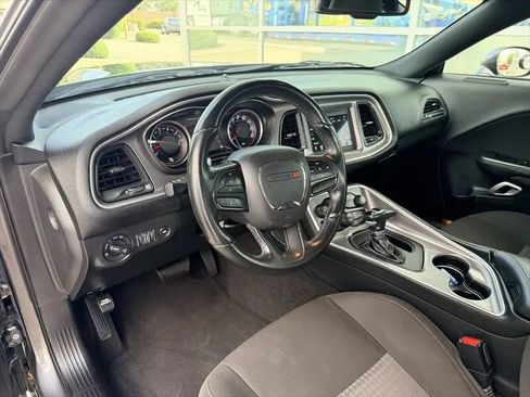 Used 2022 Dodge Challenger GT RWD image 10