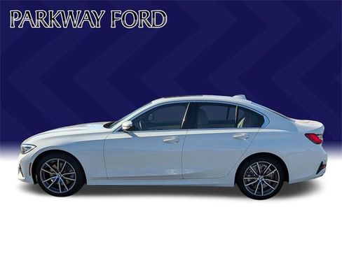Used 2019 BMW 330i Sedan w/ Driving Assistance Package image 7