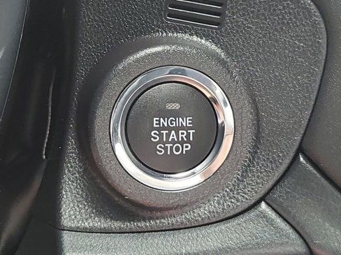 Used 2025 Subaru Outback Premium image 29