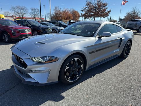 Used 2020 Ford Mustang GT Premium w/ Equipment Group 401A image 3