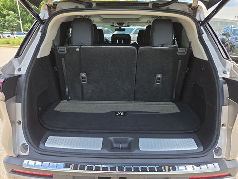 Used 2023 INFINITI QX60 Luxe w/ Performance Audio Package FWD image 10