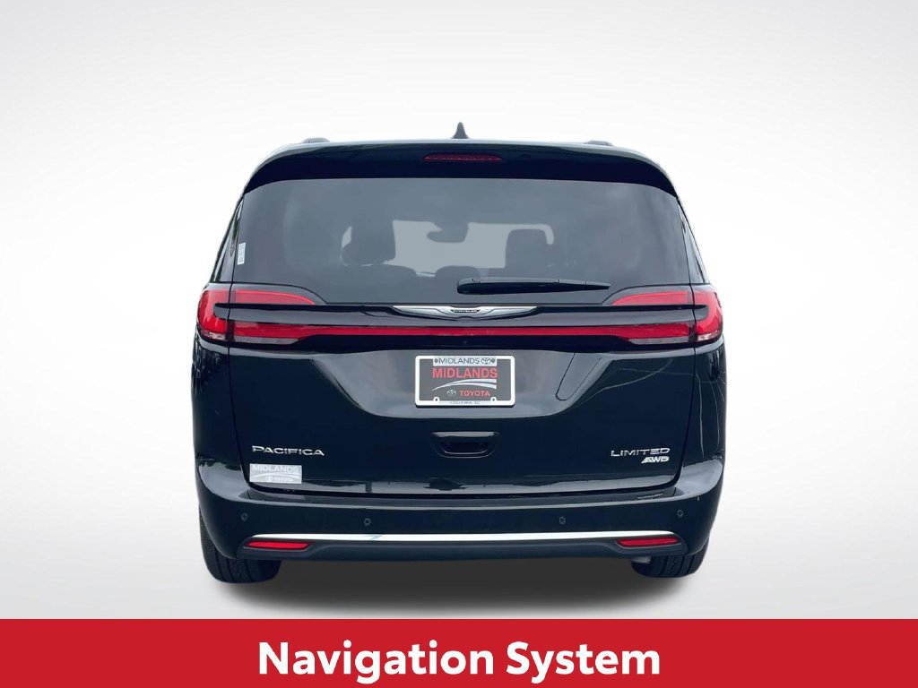 Used 2023 Chrysler Pacifica Limited AWD/4WD image 7