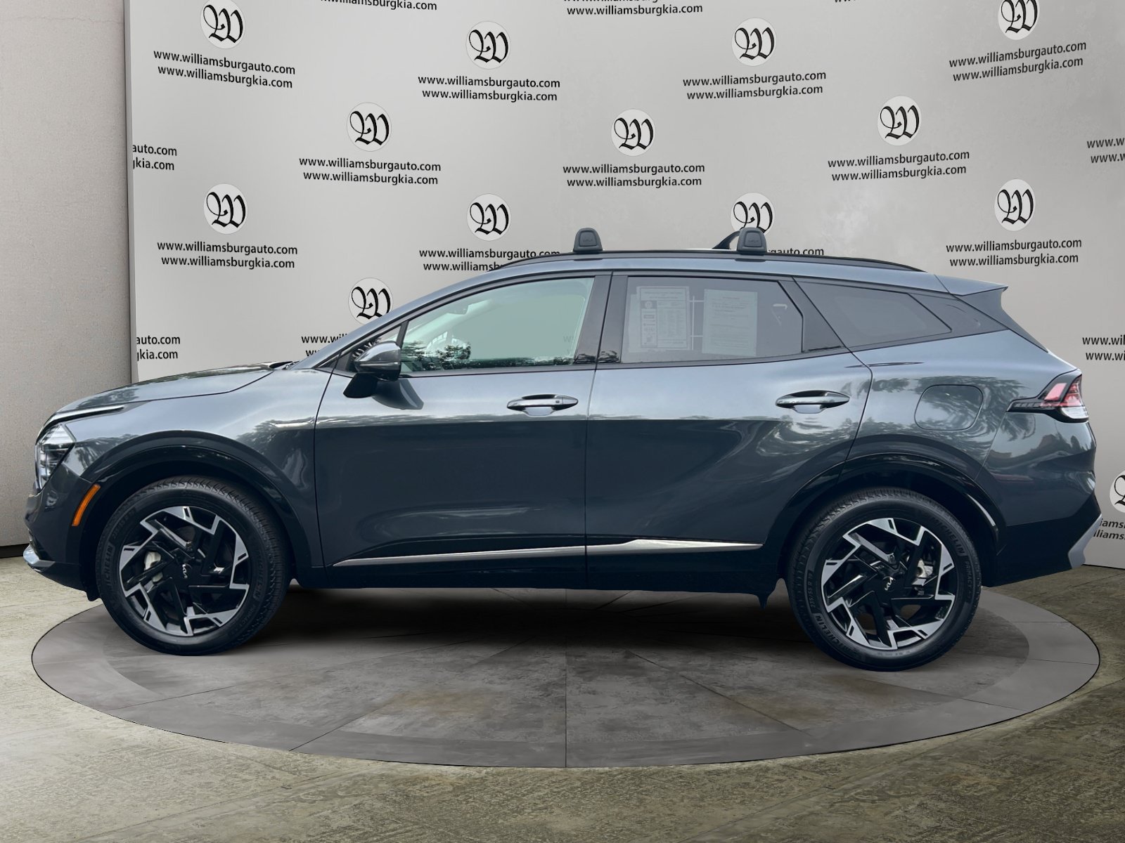 Used 2024 Kia Sportage SX AWD/4WD image 2