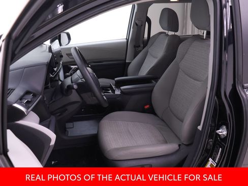 Certified 2024 Toyota Sienna LE FWD image 4