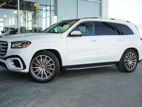 New 2026 Mercedes-Benz GLS 450 4MATIC image 4
