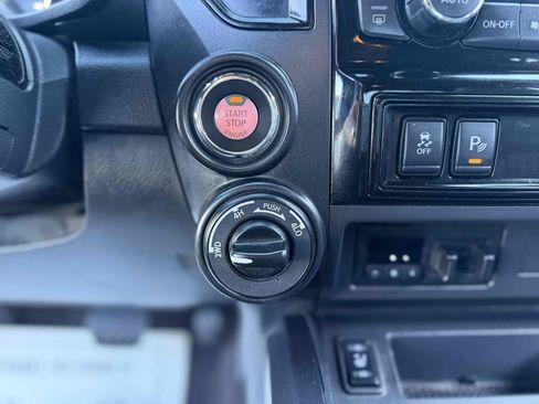 Used 2023 Nissan Titan SV w/ SV Convenience Package AWD/4WD image 21
