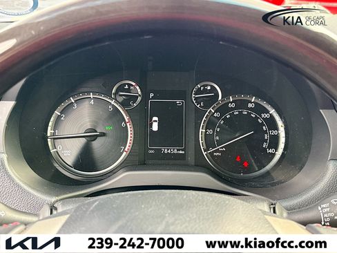 Used 2020 Lexus GX 460 Premium w/ Premium Package image 40