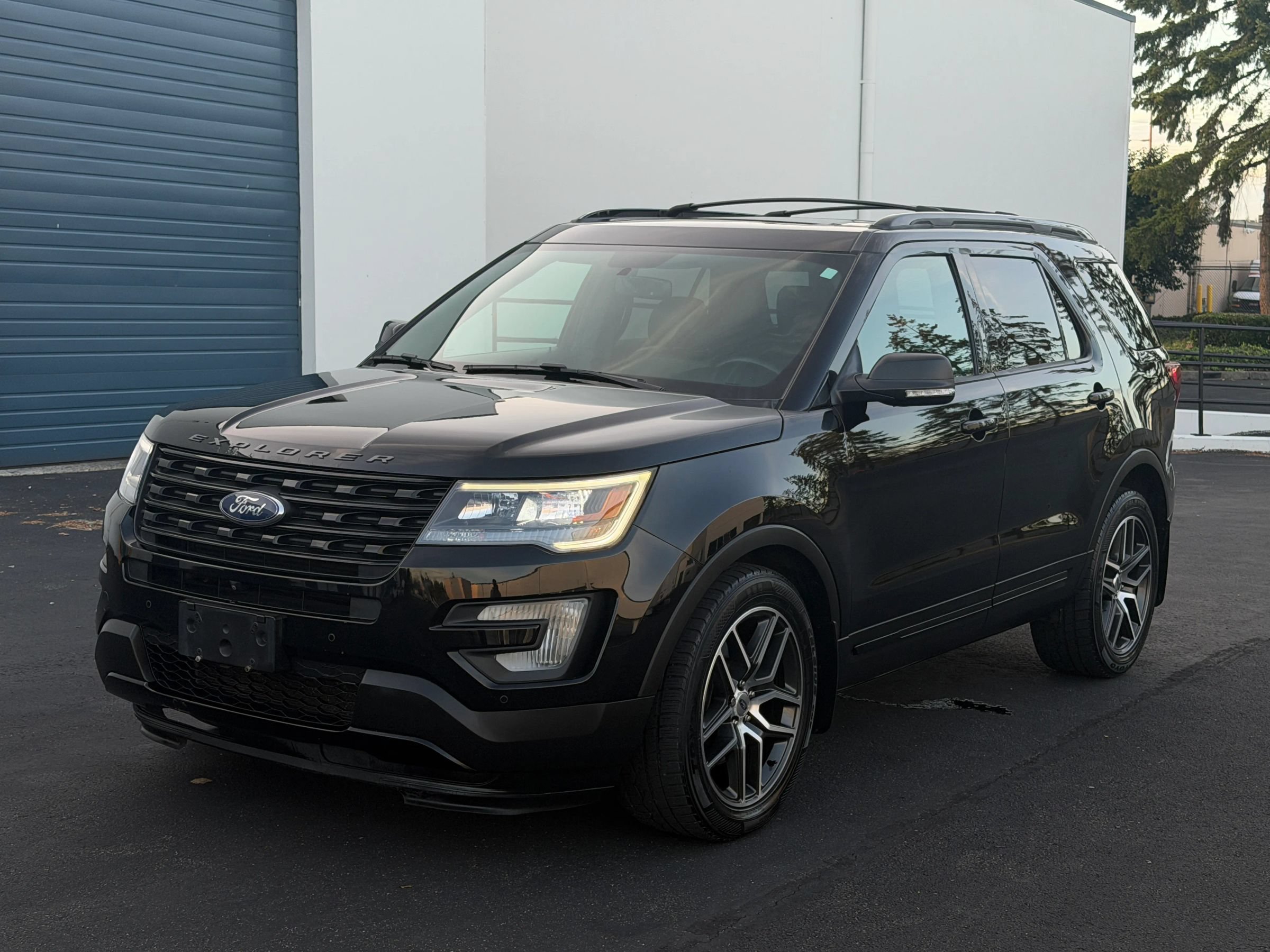 Used 2017 Ford Explorer Sport AWD/4WD image 1