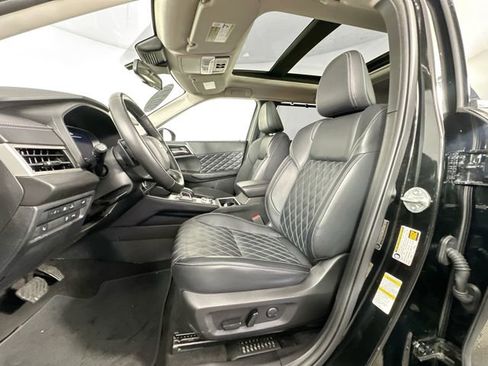 Used 2024 Mitsubishi Outlander SEL image 4