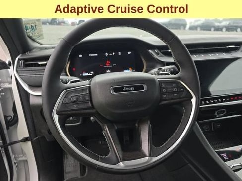 Used 2026 Jeep Grand Cherokee Limited AWD/4WD image 11