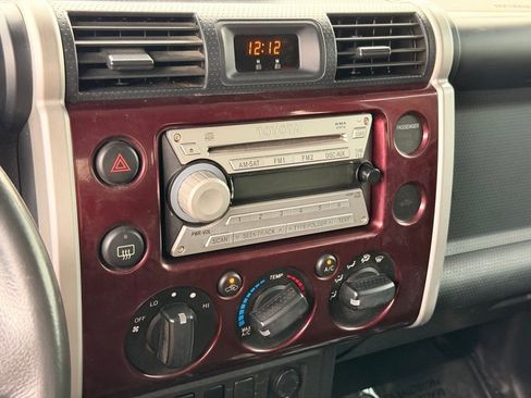 Used 2007 Toyota FJ Cruiser 4WD image 26