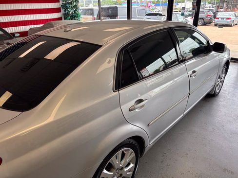 Used 2009 Toyota Avalon XLS FWD image 11