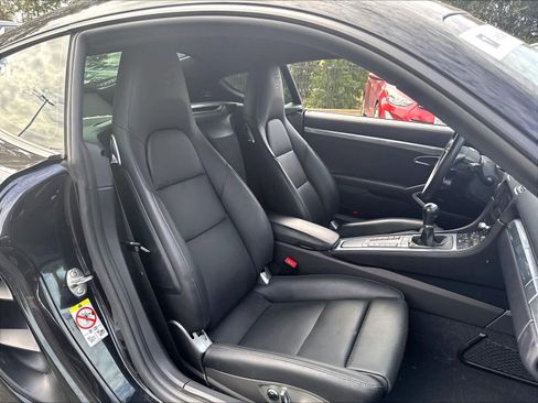 Used 2024 Porsche 718 Cayman RWD image 27