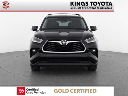 Used 2023 Toyota Highlander XLE AWD/4WD image 6