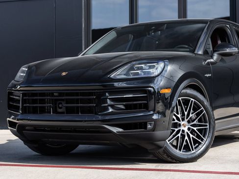 Certified 2026 Porsche Cayenne E-Hybrid Coupe AWD/4WD image 7