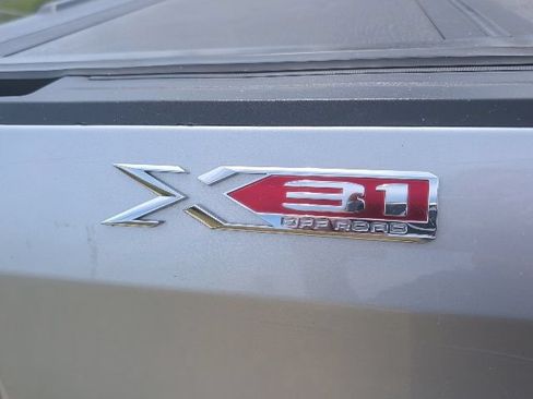 Used 2022 GMC Sierra 1500 SLT AWD/4WD image 15