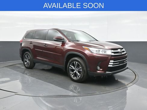 Used 2019 Toyota Highlander Plus image 1