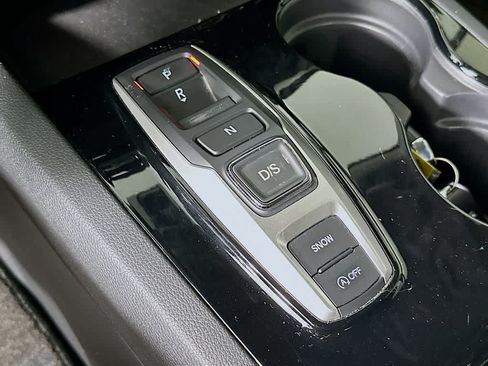 Used 2016 Honda Pilot Touring image 19