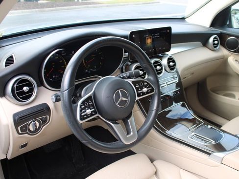 Certified 2022 Mercedes-Benz GLC 300 w/ Premium Package Lite image 4